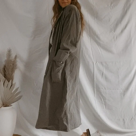 ~SOLD on other site~ 1980’s vintage Banana Republic trench - Picture 3 of 5